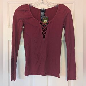 NWT Bebe Maron Burgundy Stretch Long Sleeve Criss Cross  Lace Front Top Size M